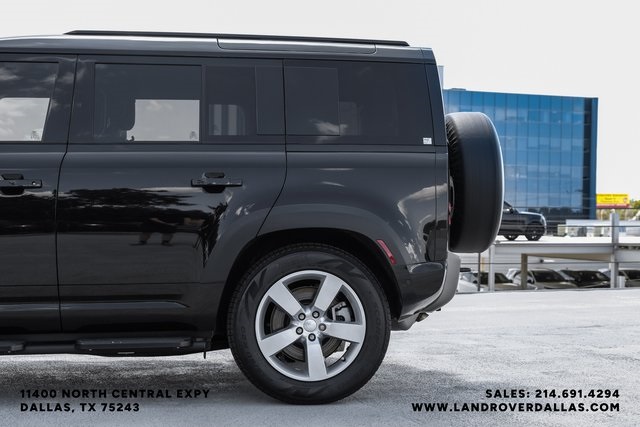 2025 Land Rover Defender 110 X-Dynamic SE photo 11