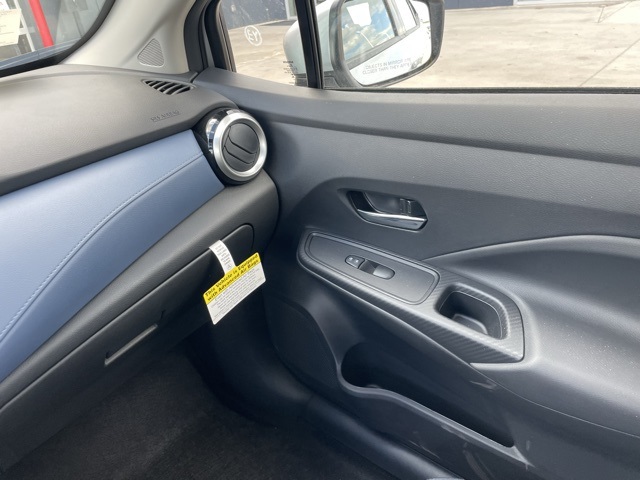 2025 Nissan Versa SV photo 18