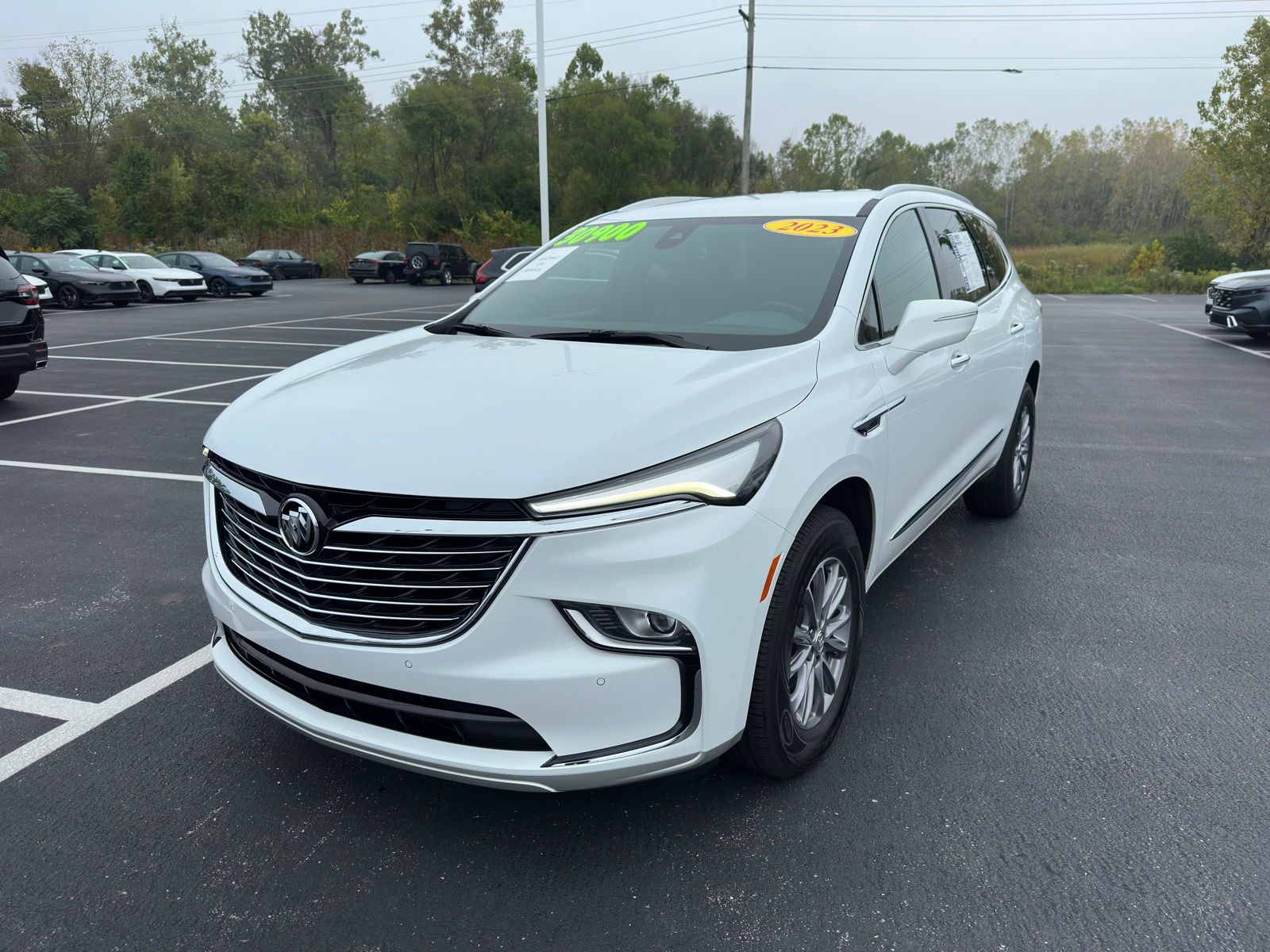 2023 Buick Enclave Essence photo 2