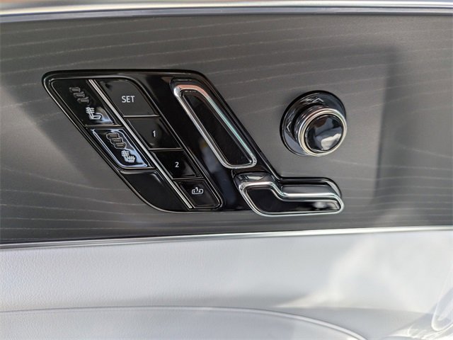 2025 Cadillac Lyriq Luxury photo 20