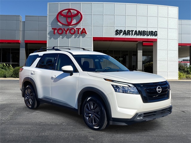 2022 Nissan Pathfinder SV's photo