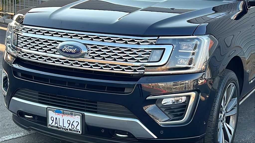 2021 Ford Expedition MAX Platinum photo 2