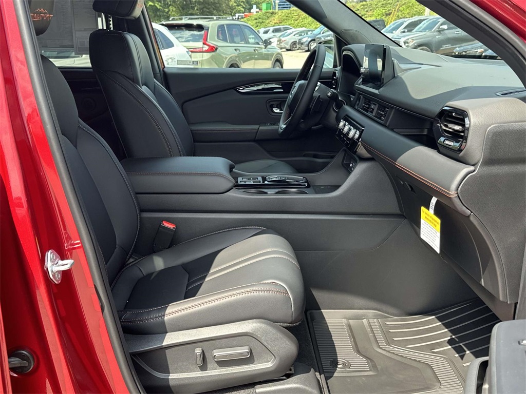 2025 Honda Pilot TrailSport photo 3