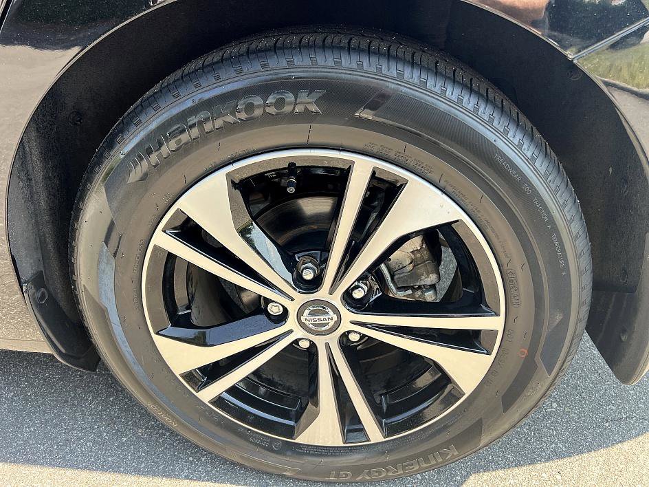 2023 Nissan Sentra SV photo 9