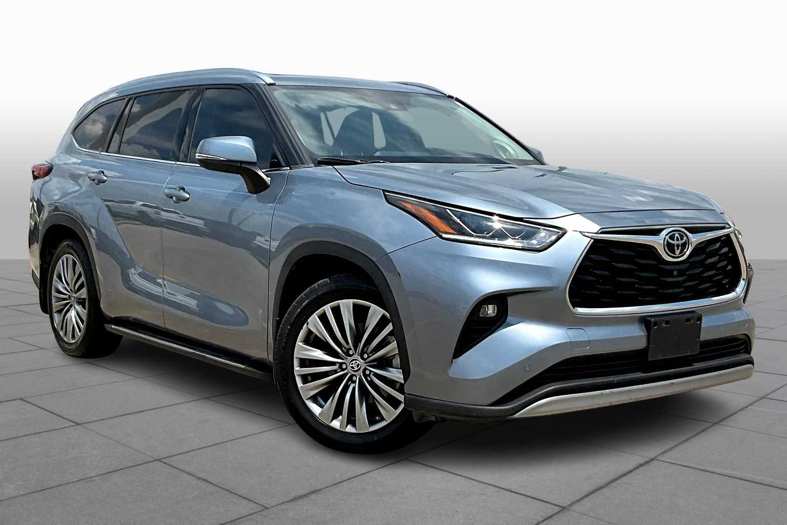 2021 Toyota Highlander Platinum photo 2