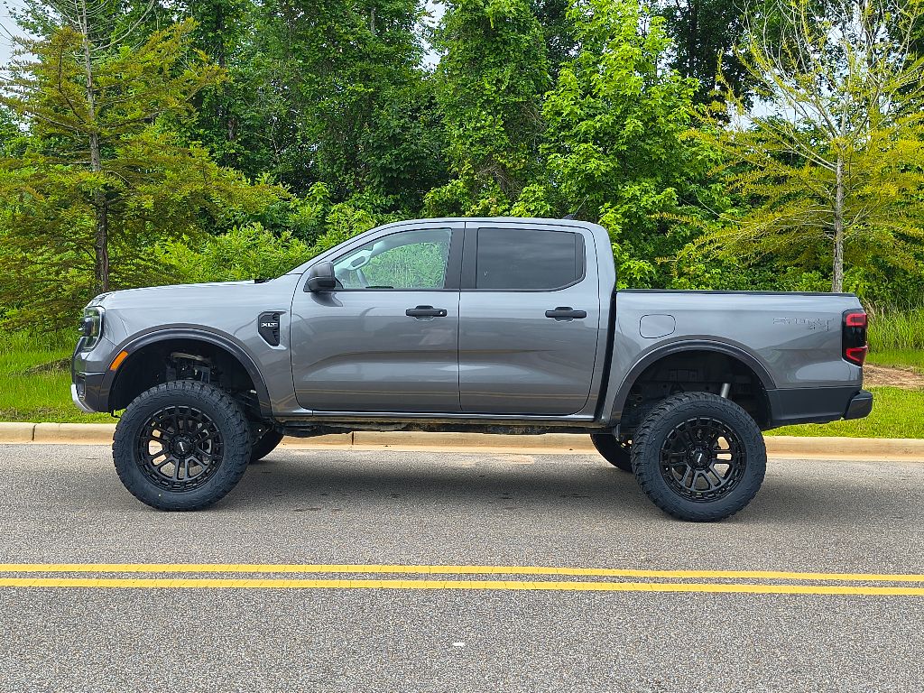 2024 Ford Ranger XLT photo 2