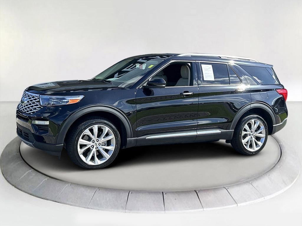 2022 Ford Explorer Platinum's photo