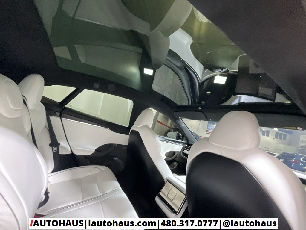 2023 Tesla Model S Plaid photo 36