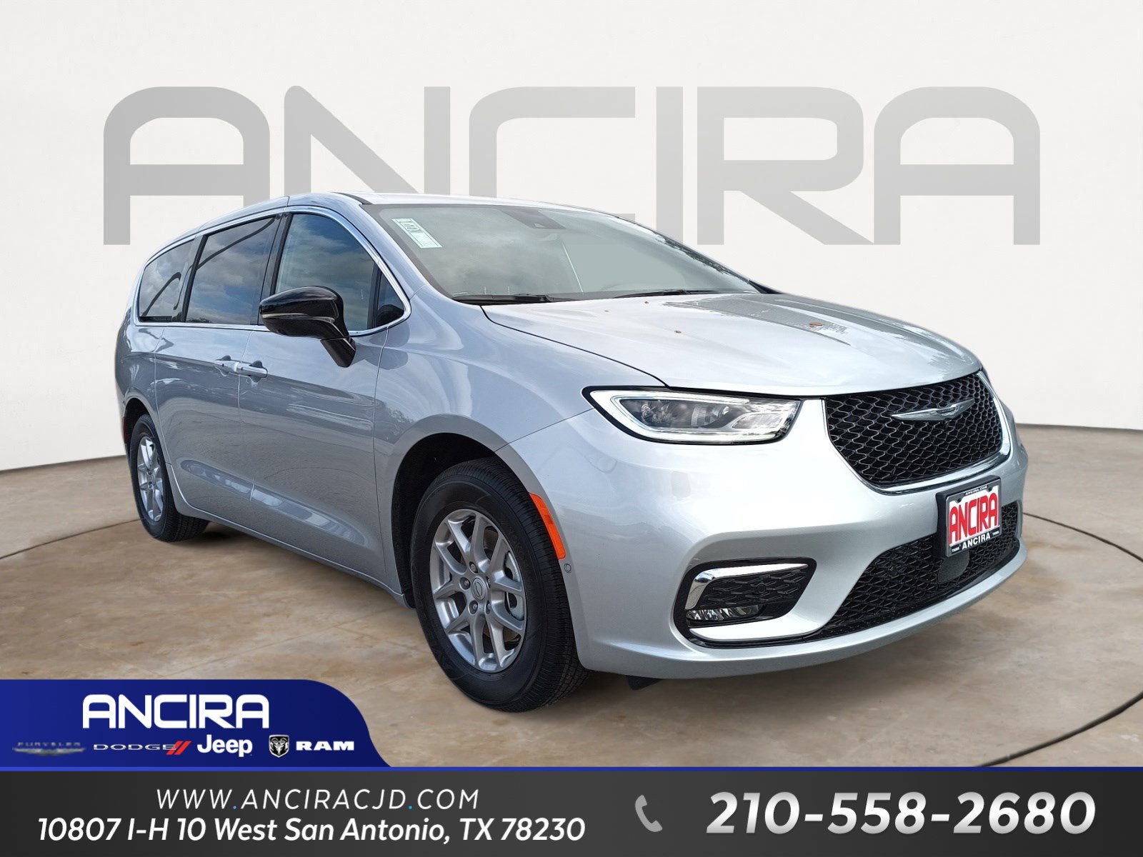 2026 Chrysler Pacifica Select's photo