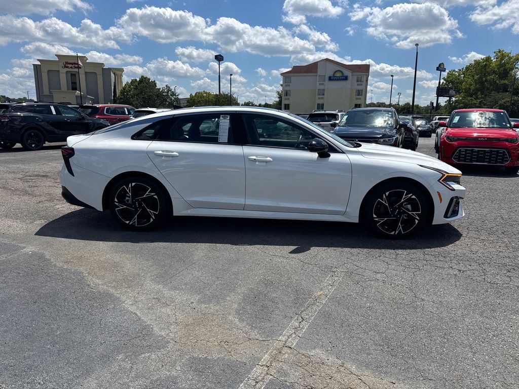 2025 Kia K5 GT-Line photo 2