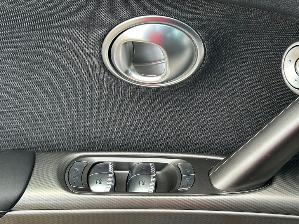 2025 Genesis GV60 Advanced AWD photo 16