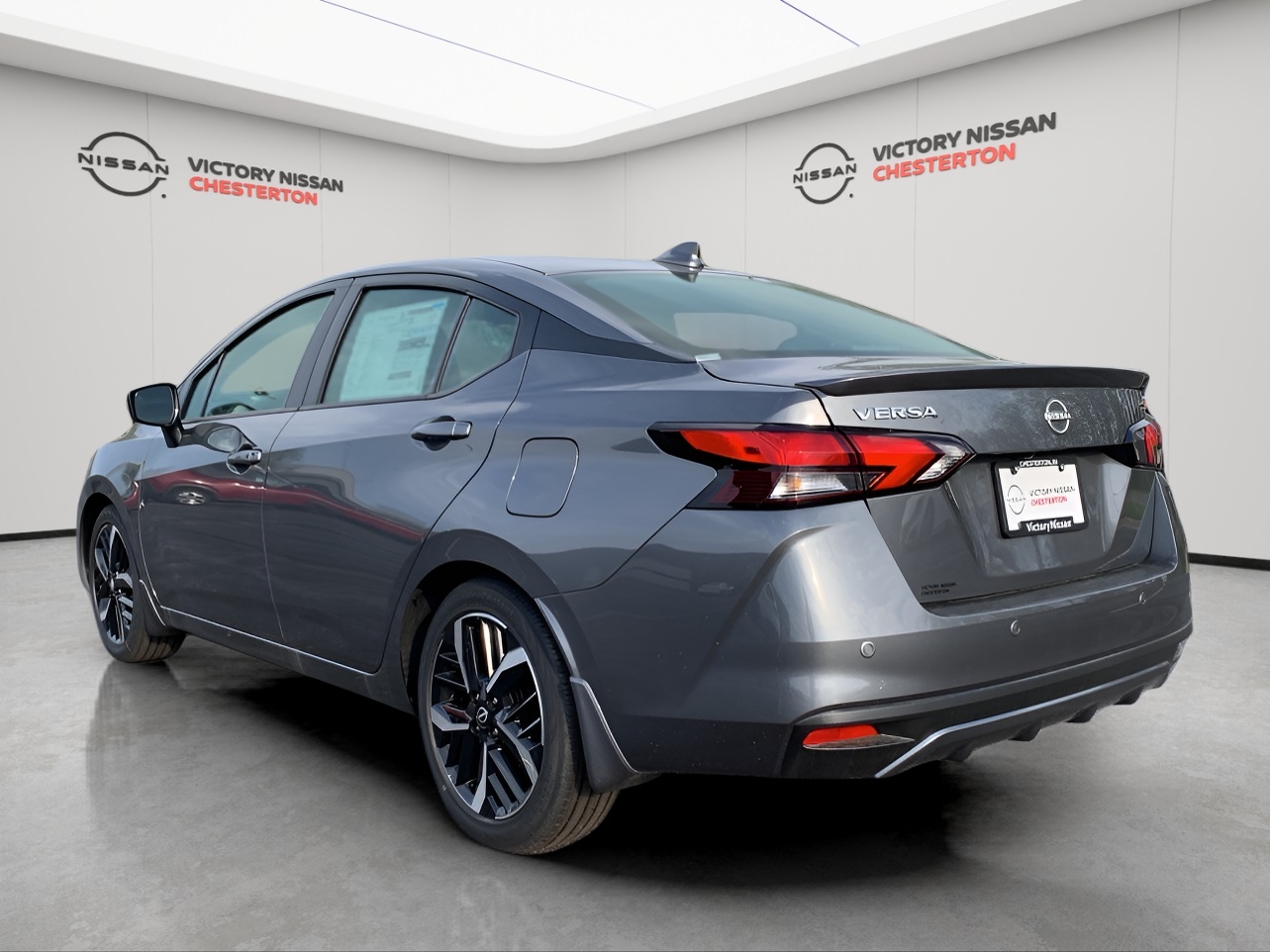 2025 Nissan Versa SR photo 3