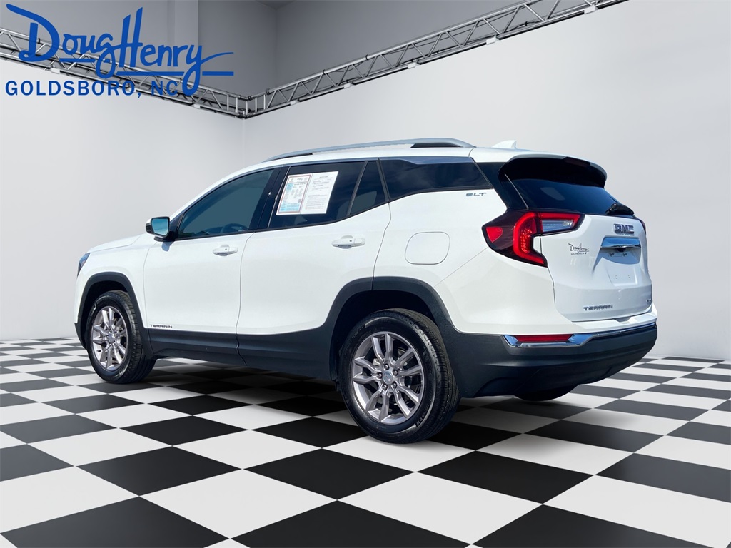2024 Gmc Terrain SLT photo 2