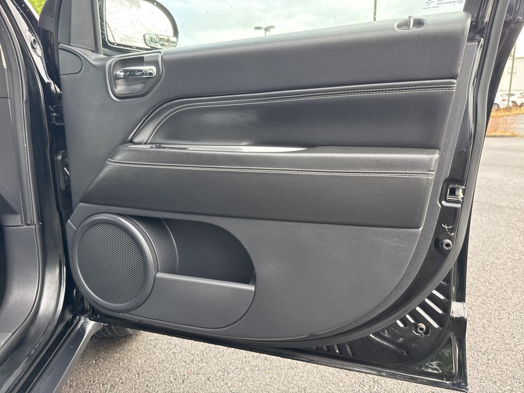 2017 Jeep Compass Latitude High Altitude photo 23