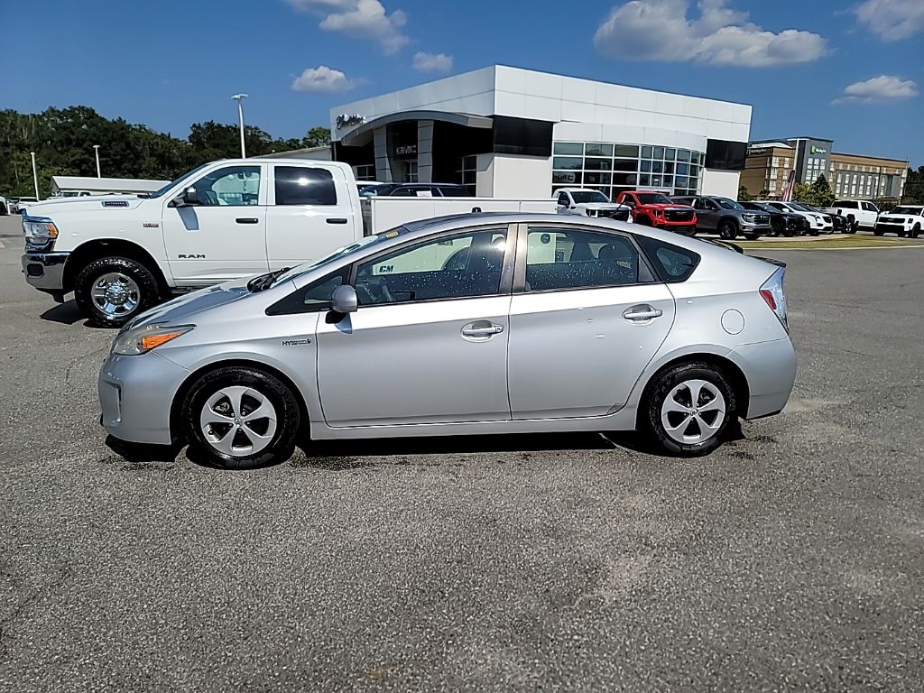 2015 Toyota Prius Four photo 4