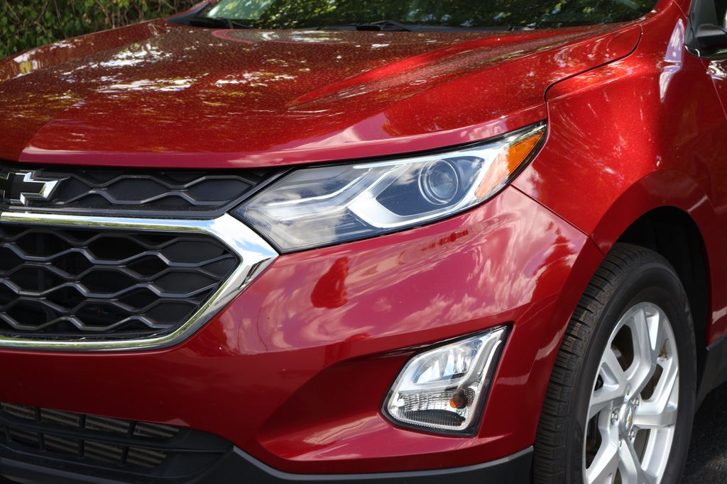 2020 Chevrolet Equinox LT photo 3