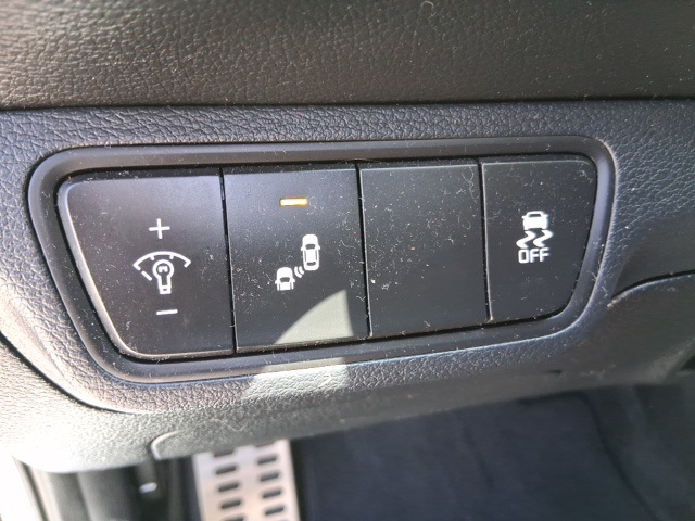 2023 Kia Forte GT-Line photo 16