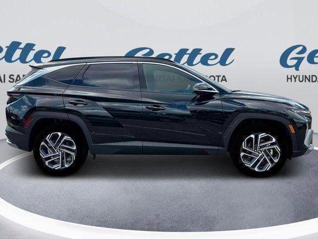 2025 Hyundai Tucson Hybrid Limited photo 9