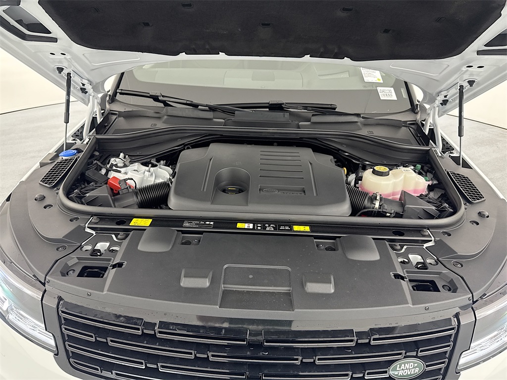 2025 Land Rover Range Rover Sport SE photo 21