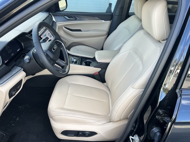 2024 Jeep Grand Cherokee Limited photo 11