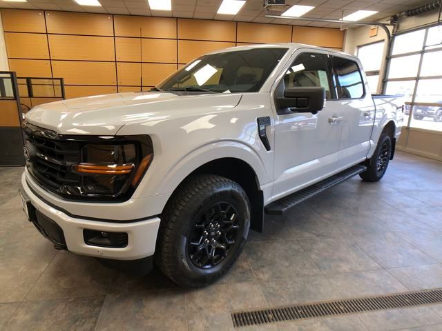 2025 Ford F-150 XLT photo 4