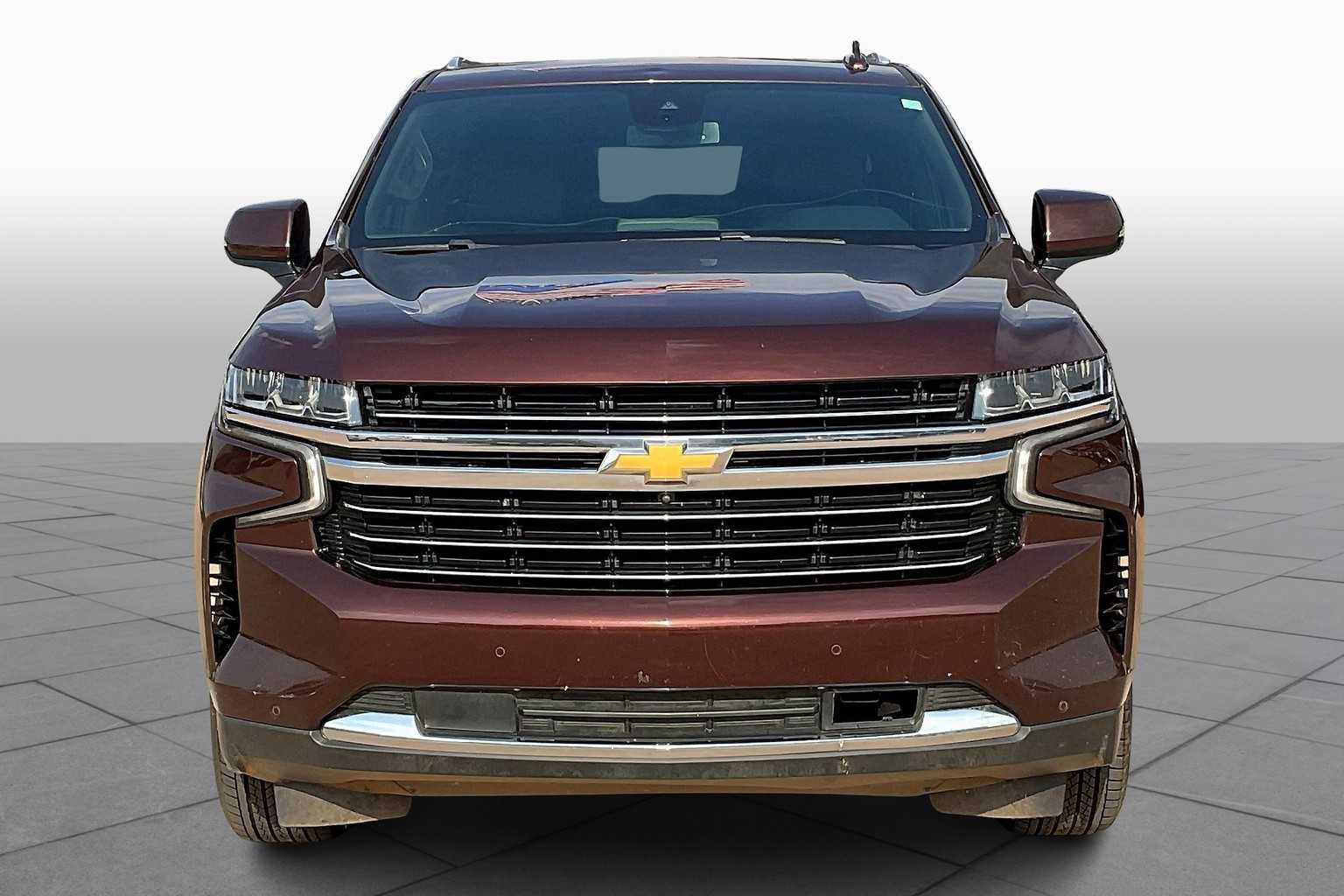 2023 Chevrolet Suburban LT photo 3