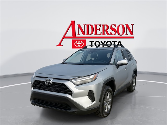 2025 Toyota RAV4 XLE's photo