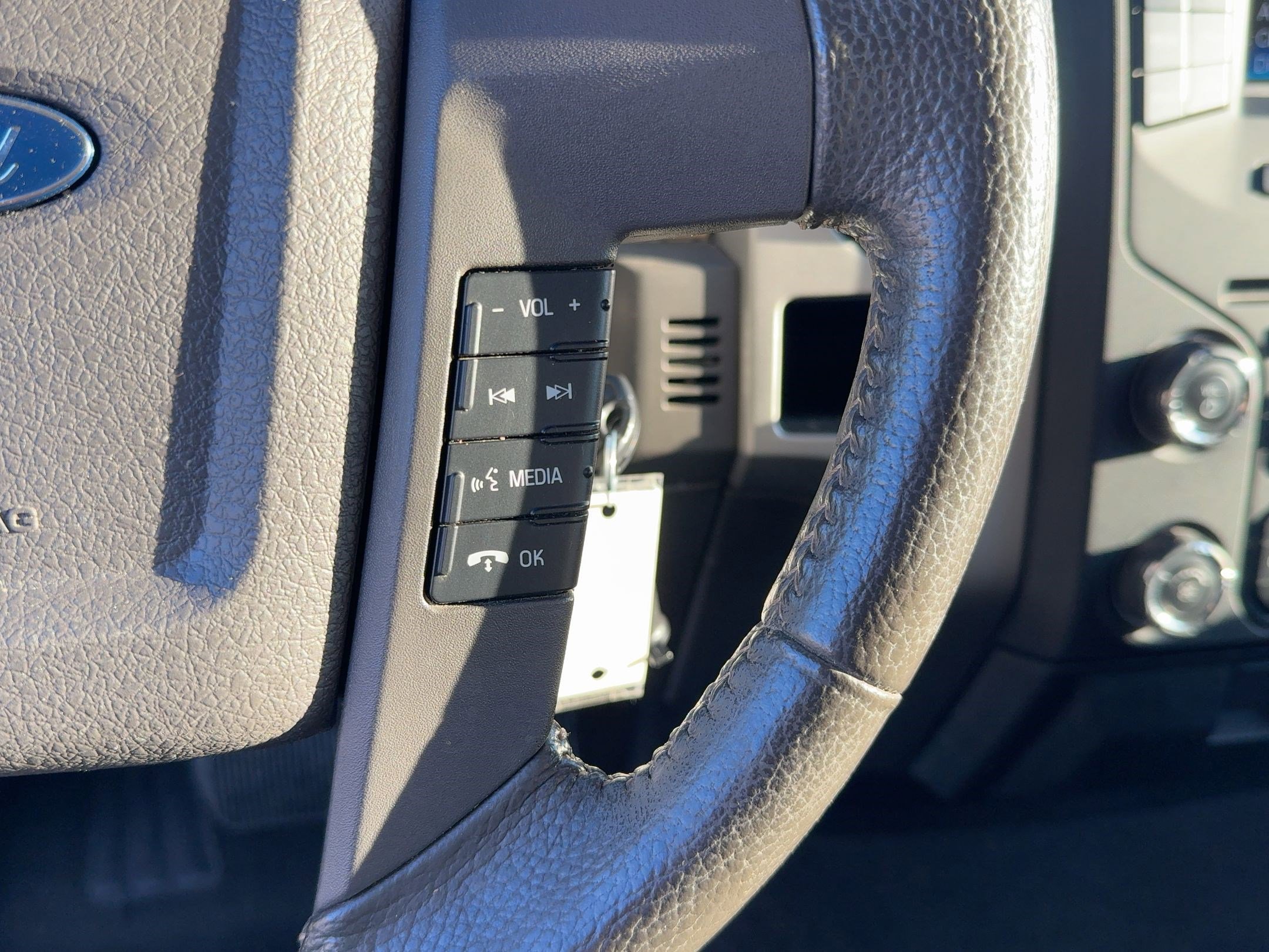 2014 Ford F-150 XLT photo 12