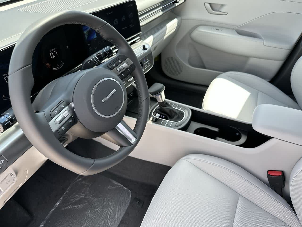 2026 Hyundai Kona SEL photo 12