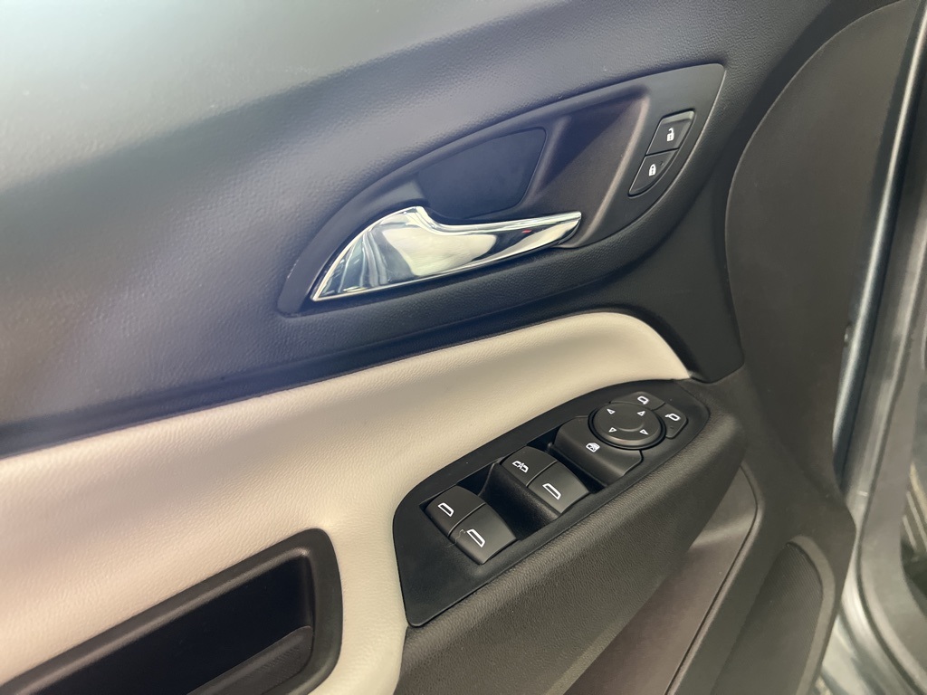 2019 Chevrolet Equinox LS photo 16