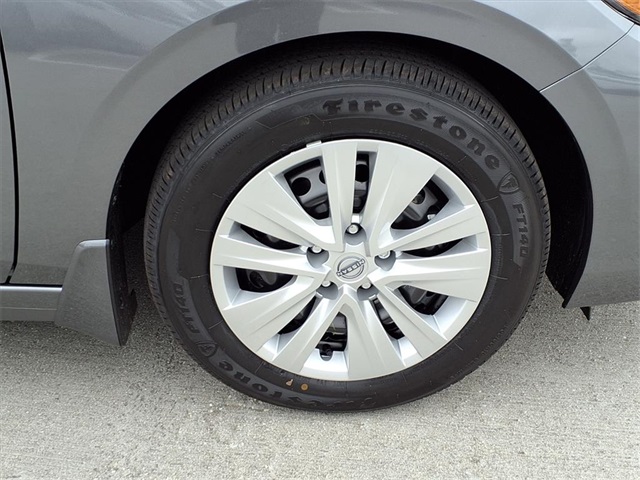 2025 Nissan Sentra S photo 5