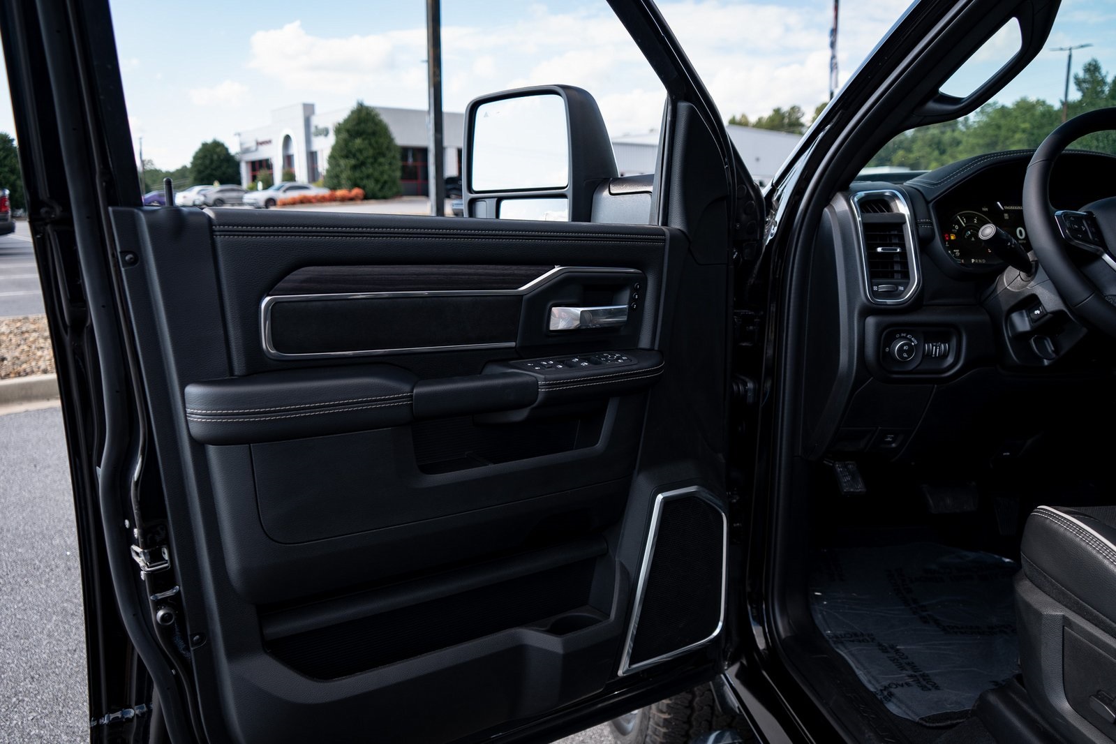 2026 Ram 2500 Laramie photo 16