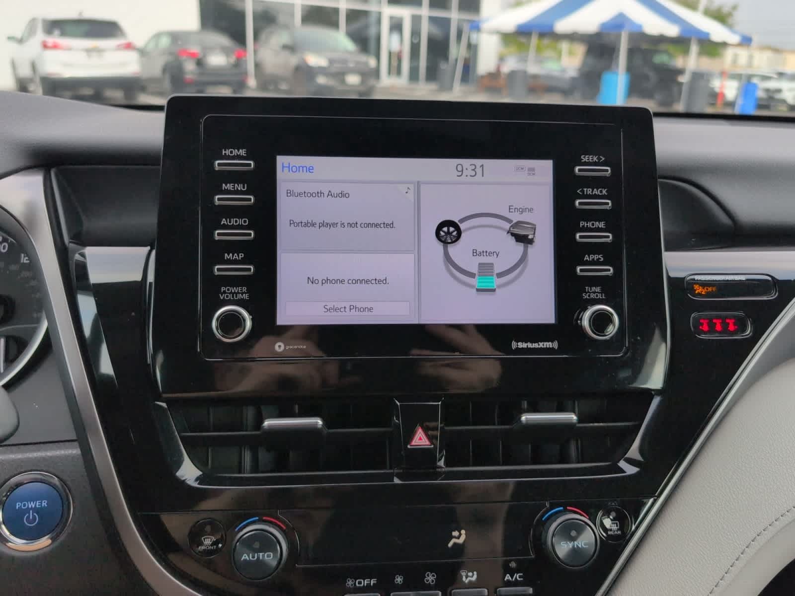 2022 Toyota Camry Hybrid LE SE photo 18