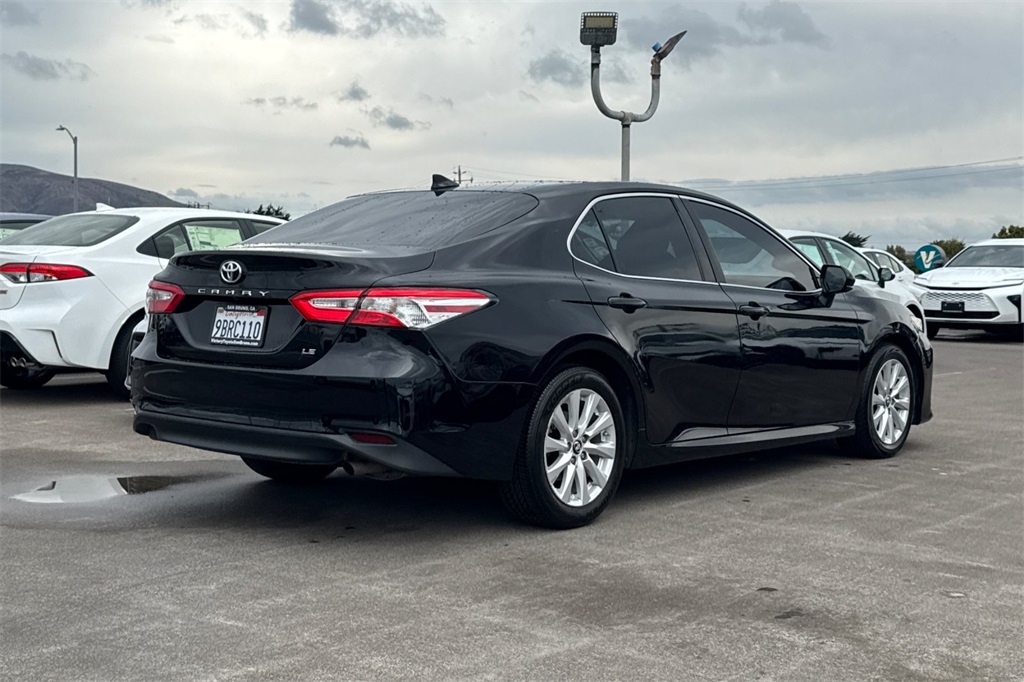 2019 Toyota Camry LE photo 2