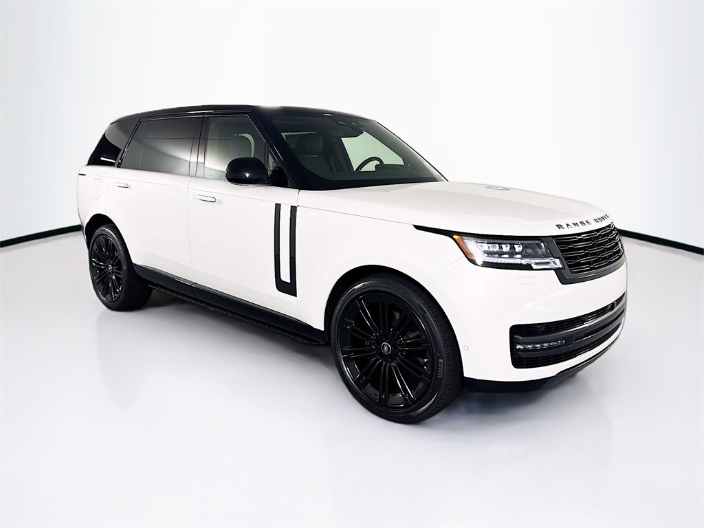2025 Land Rover Range Rover SE photo 3