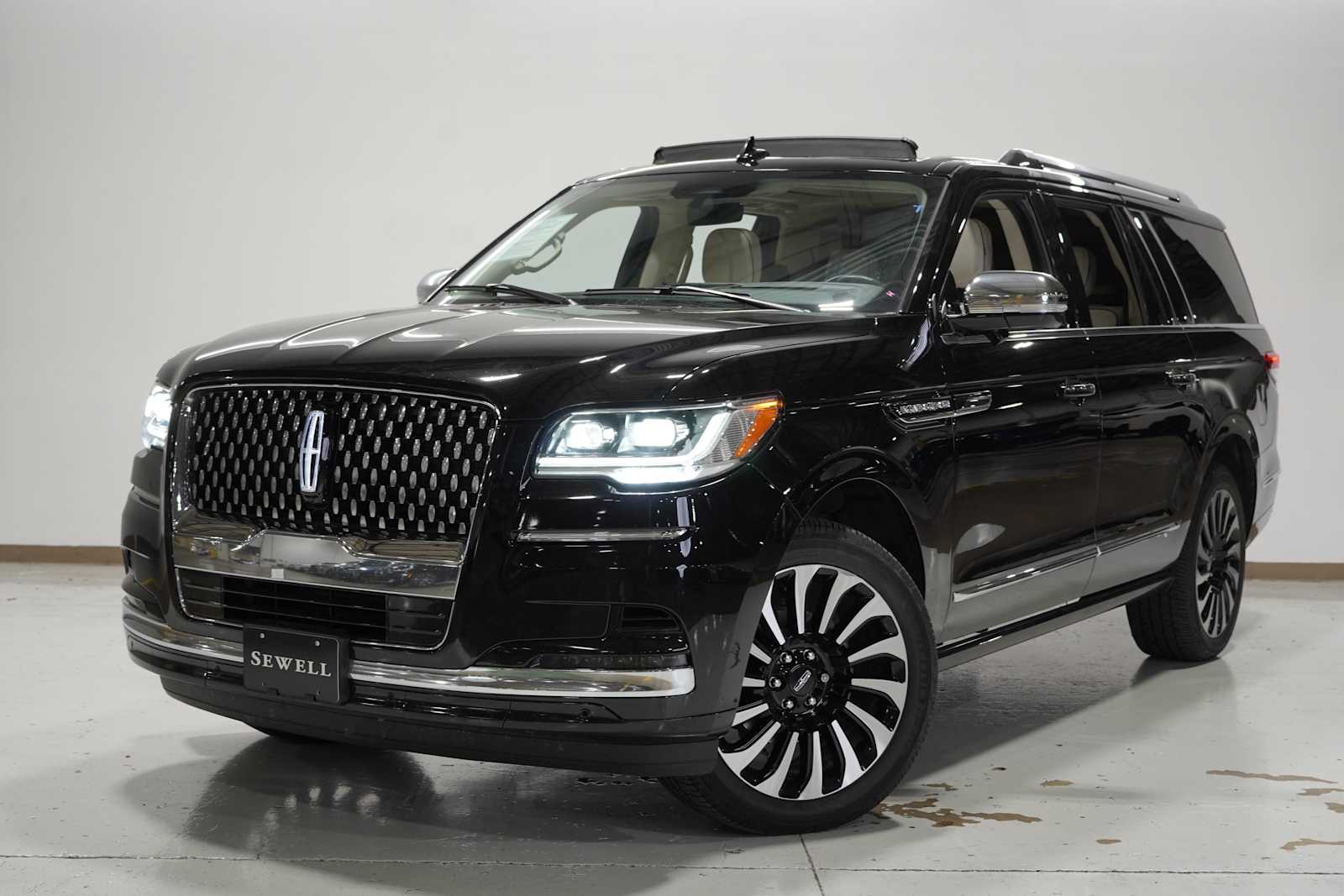 2023 Lincoln Navigator Black Label L's photo