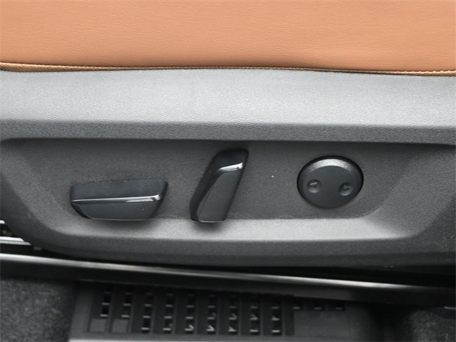 2025 Nissan Rogue Platinum photo 9