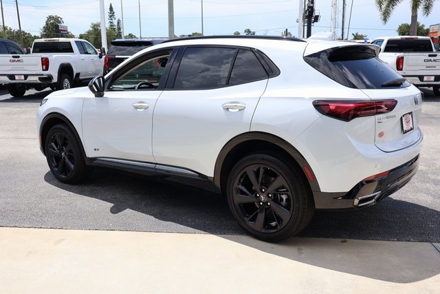 2025 Buick Envision Sport Touring photo 3