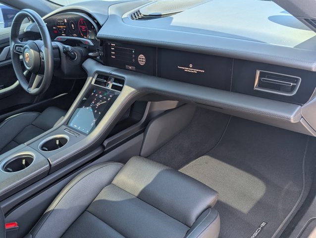2023 Porsche Taycan photo 13