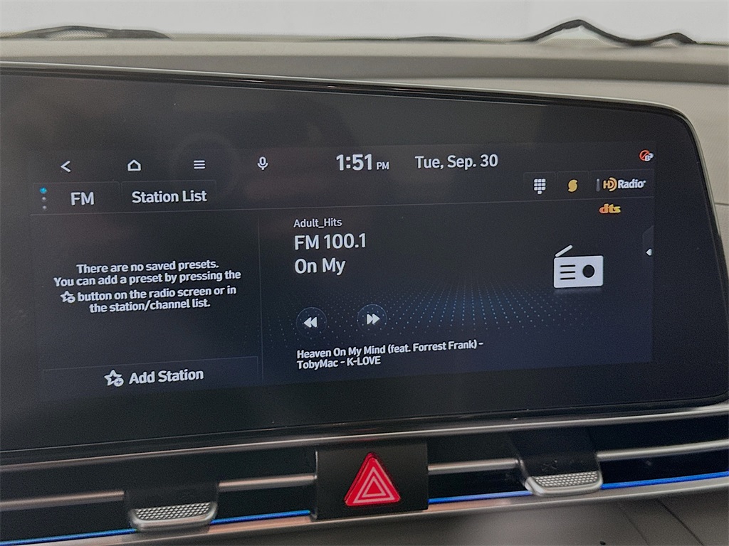 2024 Hyundai Elantra SEL photo 18
