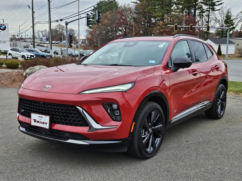 2025 Buick Envision Sport Touring photo 3