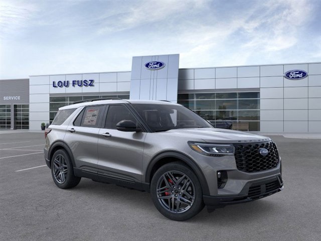 2025 Ford Explorer ST photo 5