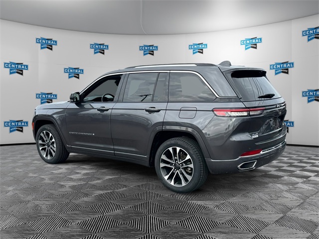 2022 Jeep Grand Cherokee Overland photo 3