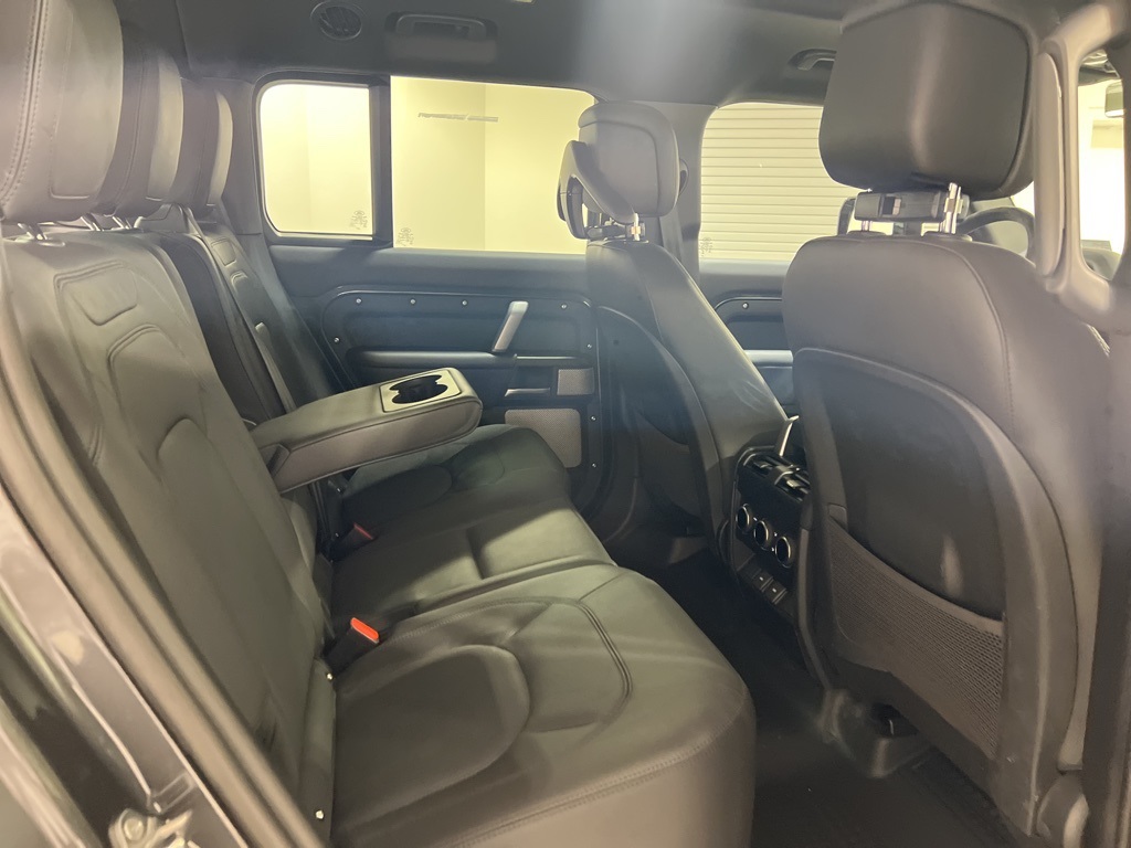 2024 Land Rover Defender 130 V8 photo 24