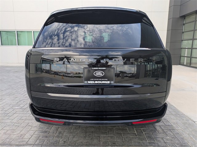 2025 Land Rover Range Rover SE photo 5