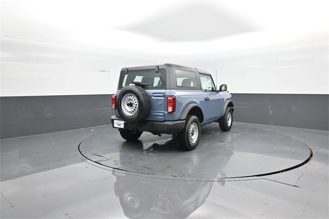 2025 Ford Bronco Base photo 4