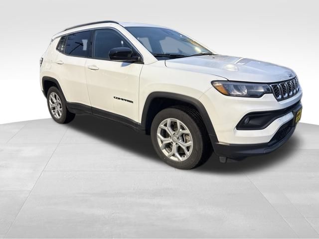 2024 Jeep Compass Latitude's photo