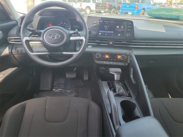 2023 Hyundai Elantra SEL photo 10