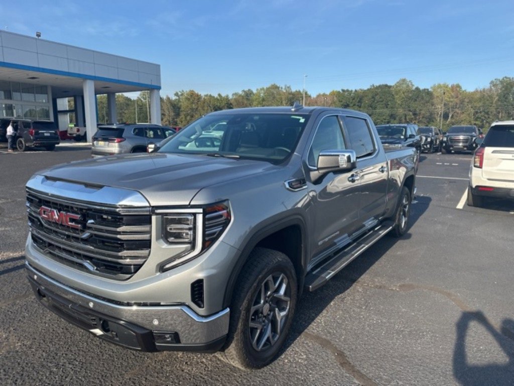 2025 GMC Sierra 1500 SLT's photo