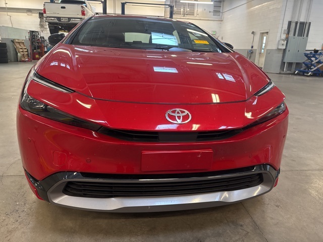 2024 Toyota Prius XLE photo 2
